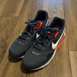Nike Women’s Ai Max